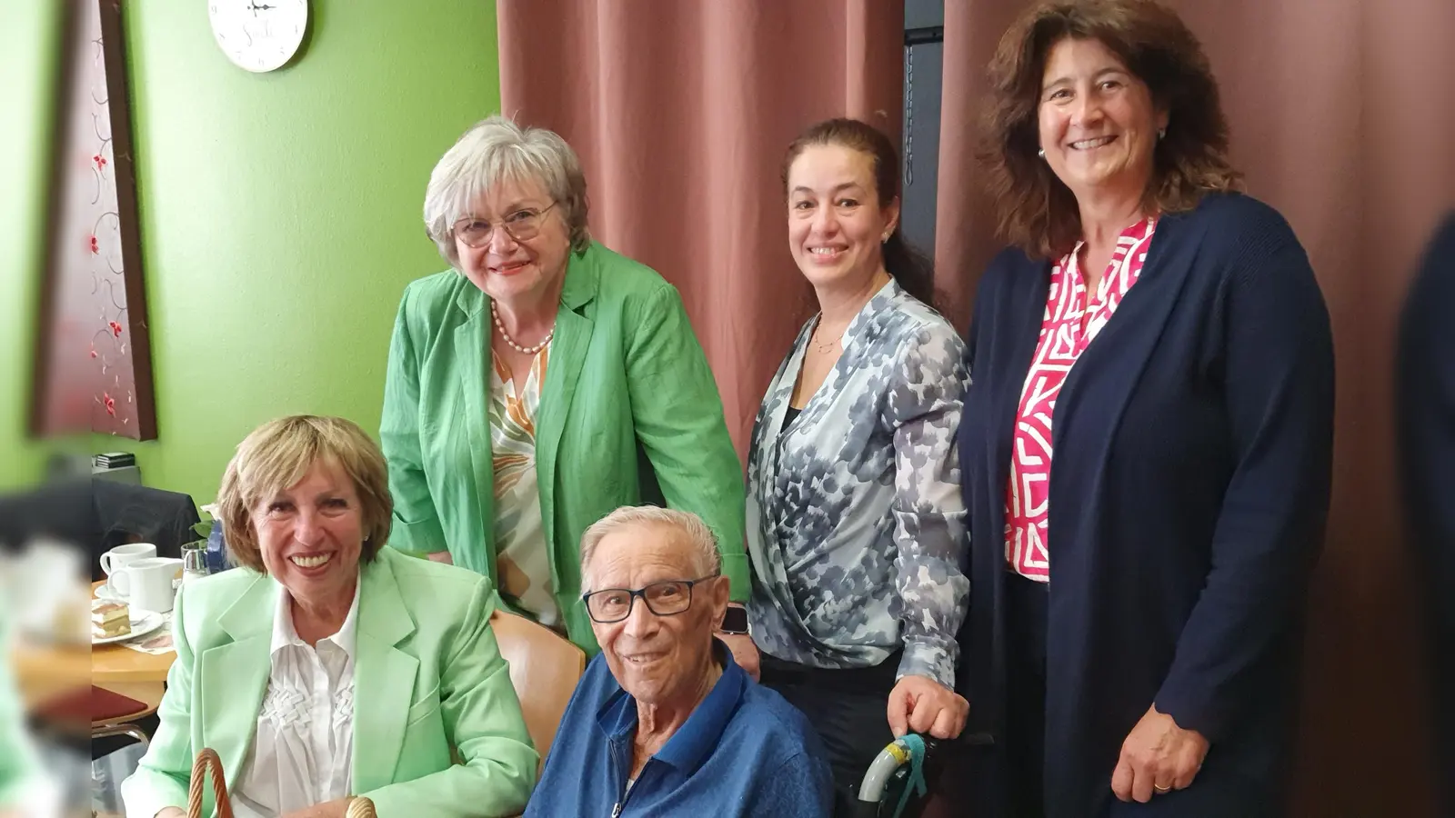 Die Frauen Union in Moosburg unterstützt Senioren mit Leidenschaft. (Foto: Frauen Union)