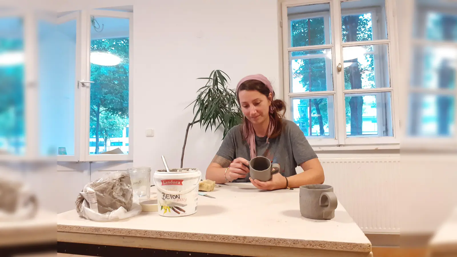 Im angenehmen Ambiente des 200 Jahre alten ehemaligen Stadtteilzentrums hat man Raum um schöne Dinge zu gestalten: Denn dort befindet sich KÜR, der Kunstübungsraum für junge Leute und Treffpunkt für alle.  (Foto: mha)