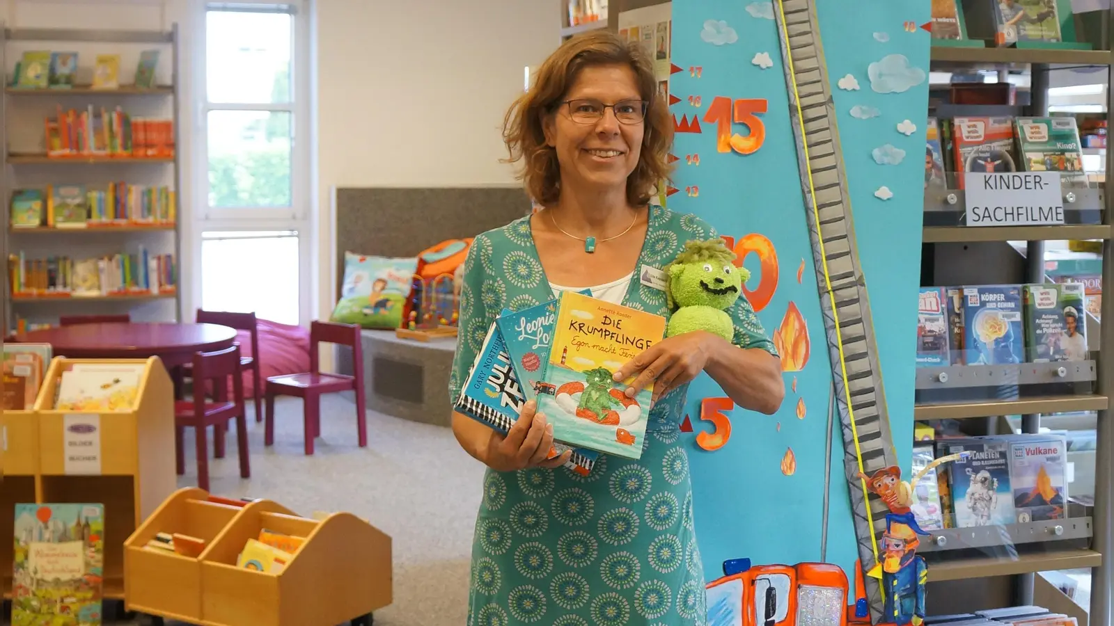 Ute Kapuschinski von der Grünwalder Bibliothek freut sich gemeinsam mit ihren Kolleginnen auf viele Teilnehmer beim SommerLeseClub.  (Foto: hw)