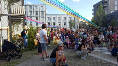 „Kultur im Block” bringt Kultur dorthin, wo Menschen leben. (Foto: Mona Shatry)