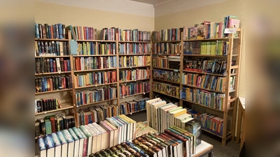 Jede Menge Lesestoff wartet auf die Besucher des Büchermarktes in der Emmauskirche. (Foto: Alexandra Syring)