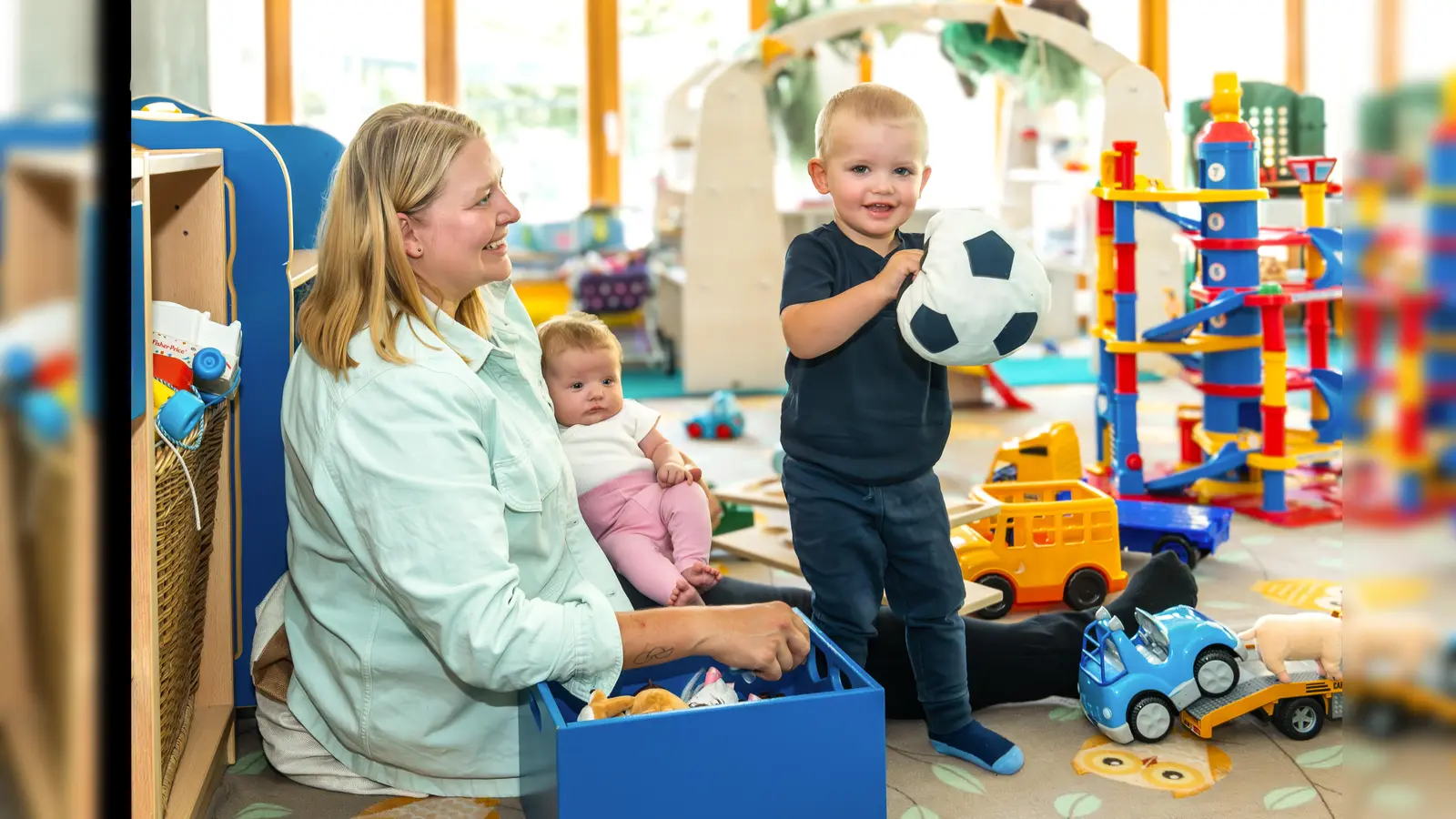 Susanne Weber bringt eigene Familienerfahrung mit in den Eltern-Kind-Treff ein. (Foto: Monika Wbra)