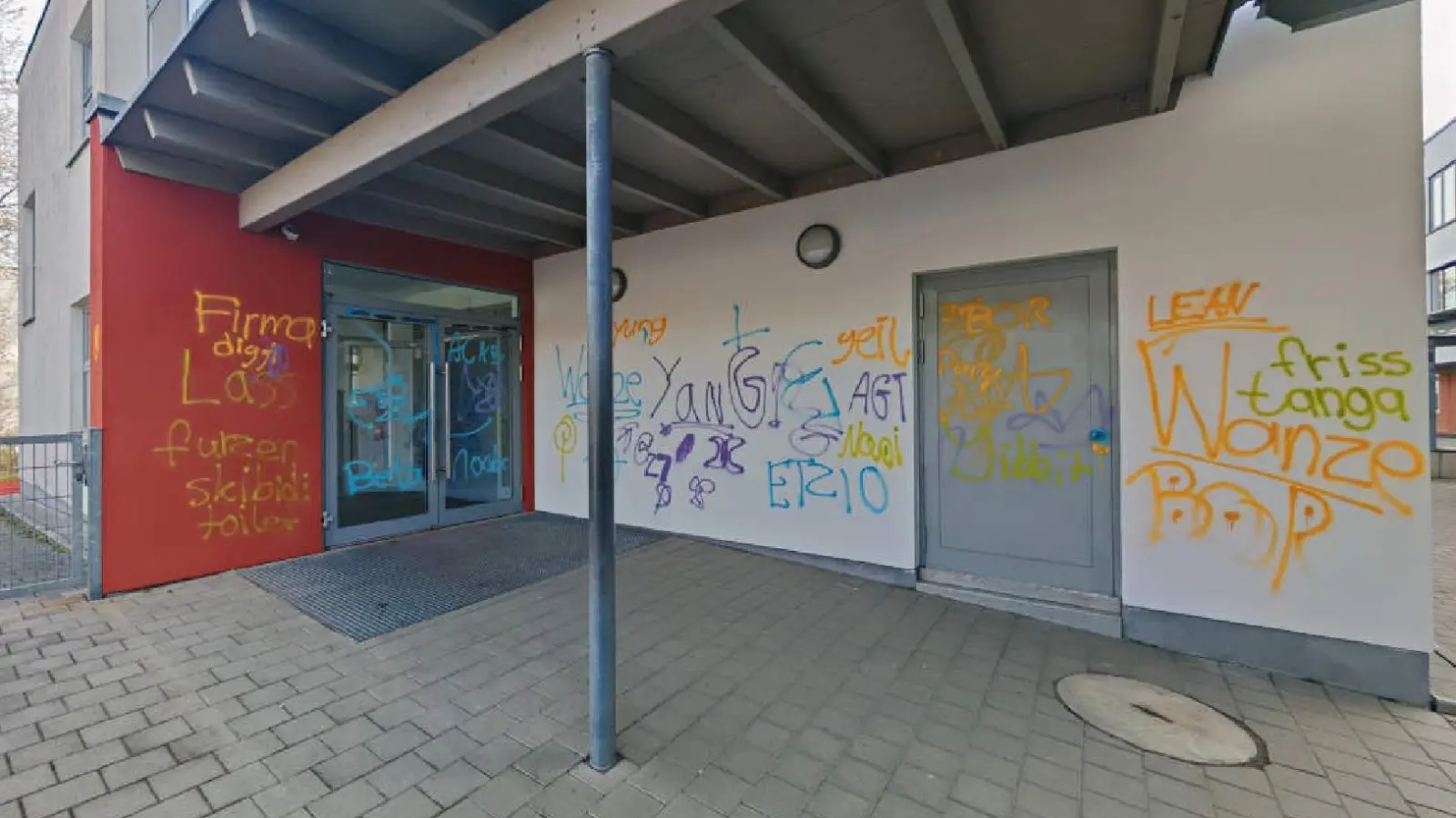 Die Polizei hat herausgefunden, wer für die Schmierereien an der Realschule verantwortlich ist. (Foto: LRA)