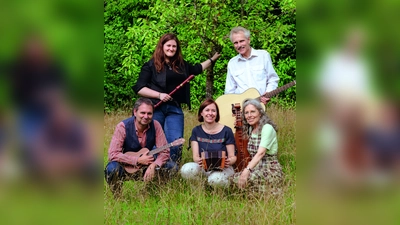 Dulcimore musiziert gemeinsam mit dem Chor „a capella!” in Zorneding. (Foto: Dulcimore)