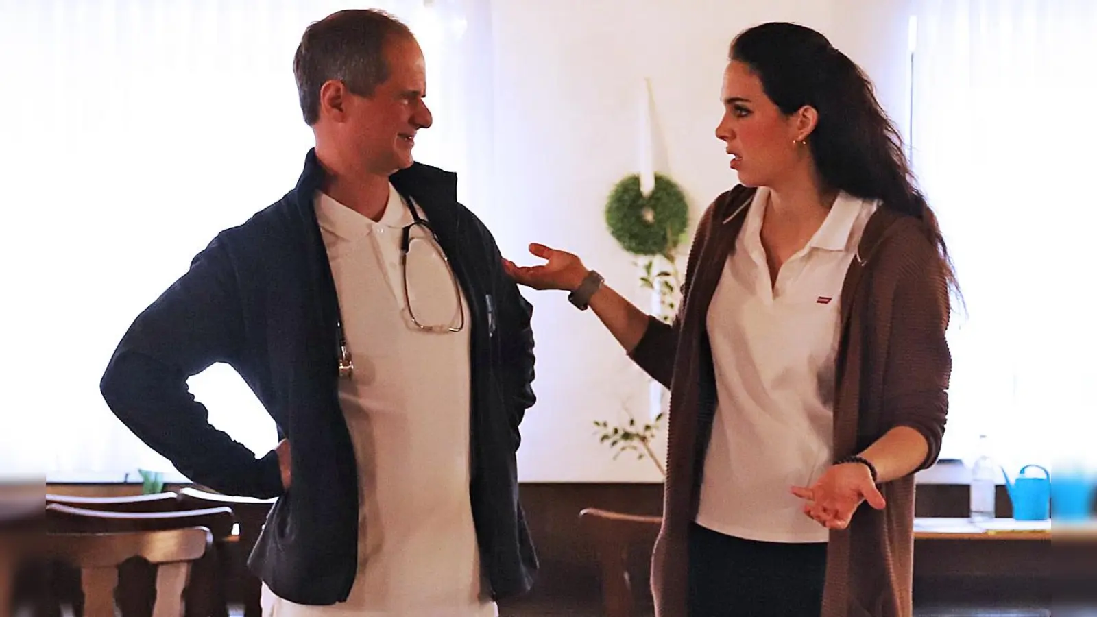 Bei den Experimenten von Doktor Biedermann ist eine Kleinigkeit schiefgegangen.  (Foto: G'fildner Bühne )