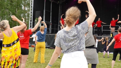 Kinder, Jugendliche und Erwachsene können bei den Tanzworkshops mitmachen. (Foto: Echo e.V.)