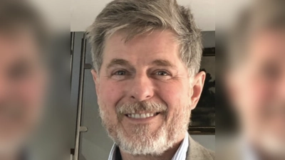 Der aus dem TV bekannte Schauspieler Horst Kummeth liest im Pfarrheim St. Emmeram. (Foto: Steffi Krüger)