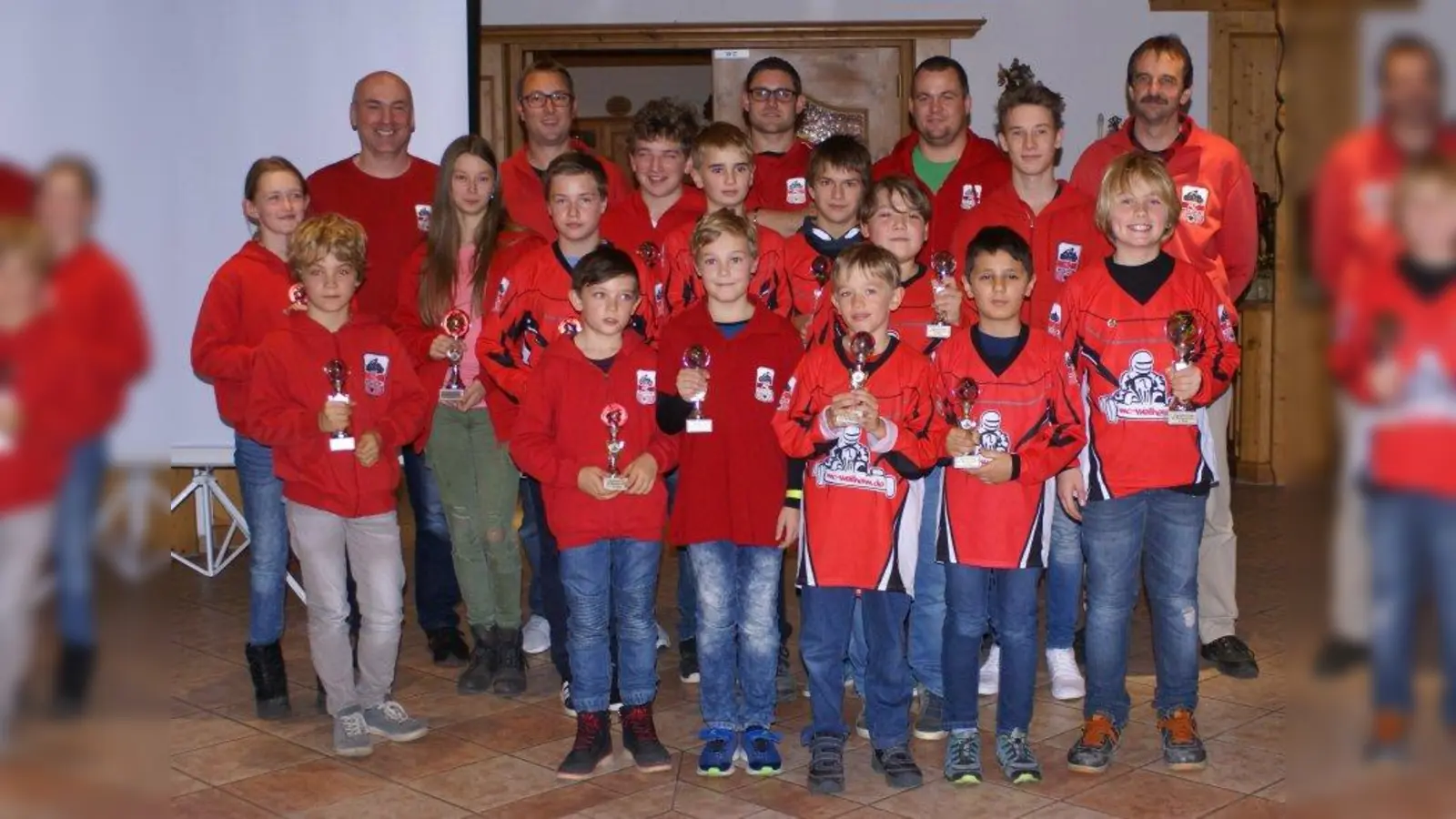 Blicken auf ein erfolgreiches Jahr 2017 zurück: die Kart-Fahrer des MC Weilheim. (Foto: MC Weilheim)