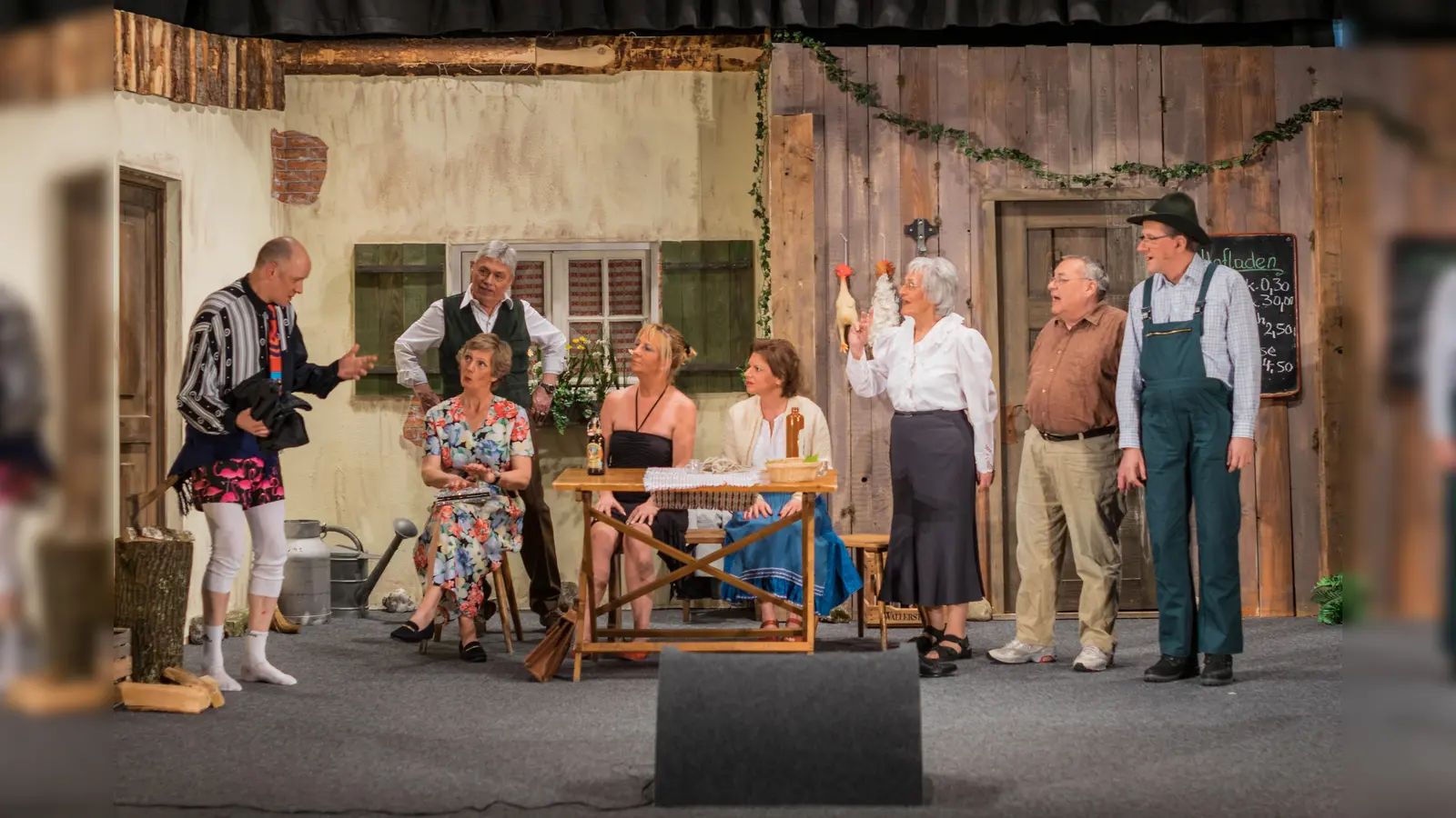 Die Theatergruppe „D’Woifgangla“ hat für die diesjährige Theatersaison das bayerische Lustspiel „Reizende Schwestern“ einstudiert. (Foto: VA)