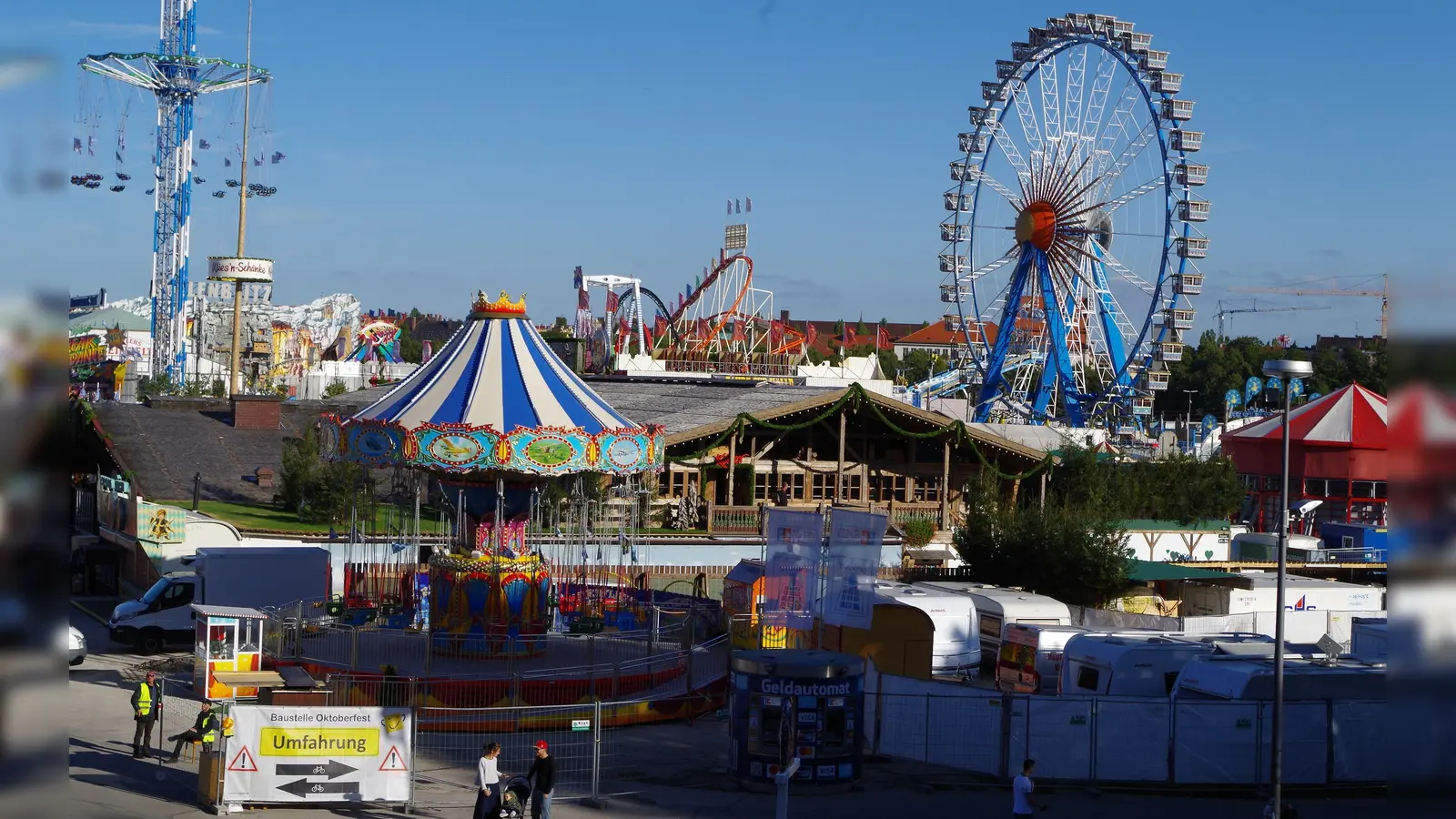 Auf dem Oktoberfest findet jeder die Feiermöglichkeiten, die zu ihm passen. (Foto: Beatrix Köber)