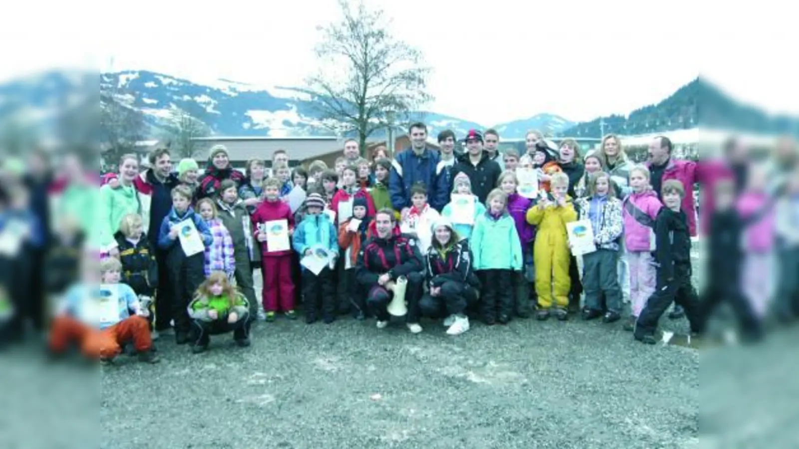54 Kinder und Jugendliche lernten beim Ski-Kompaktkurs des TSV Eintracht Karlsfeld Ski- beziehungsweise Snowboardfahren. (Foto: pi)