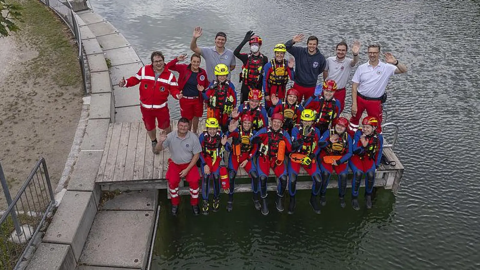 Die BRK Wasserwacht freut sich über zwölf neue Helfer im Team. (Foto: BRK Ebersberg)