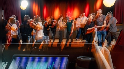Am 10. Mai wird wieder zum Tanzvergnügen in Ebersberg eingeladen.  (Foto: altes kino)