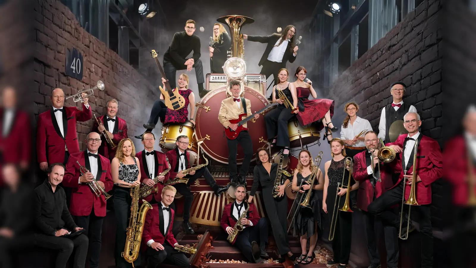 Die Bigband Mike's Music Train spielt beim Wandelball in der Emmauskirche. (Foto: © MMTBigBand)