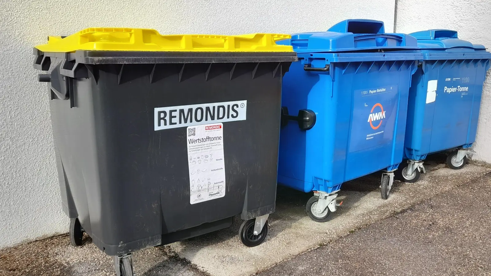 Eine solche Wertstofftonne, wie sie auf der Schwanthalerhöhe jetzt getestet wird, wünscht sich die Mehrheit aus dem Bezirksausschuss Neuhausen-Nymphenburg auch fürs eigene Viertel. (Foto: Beatrix Köber)