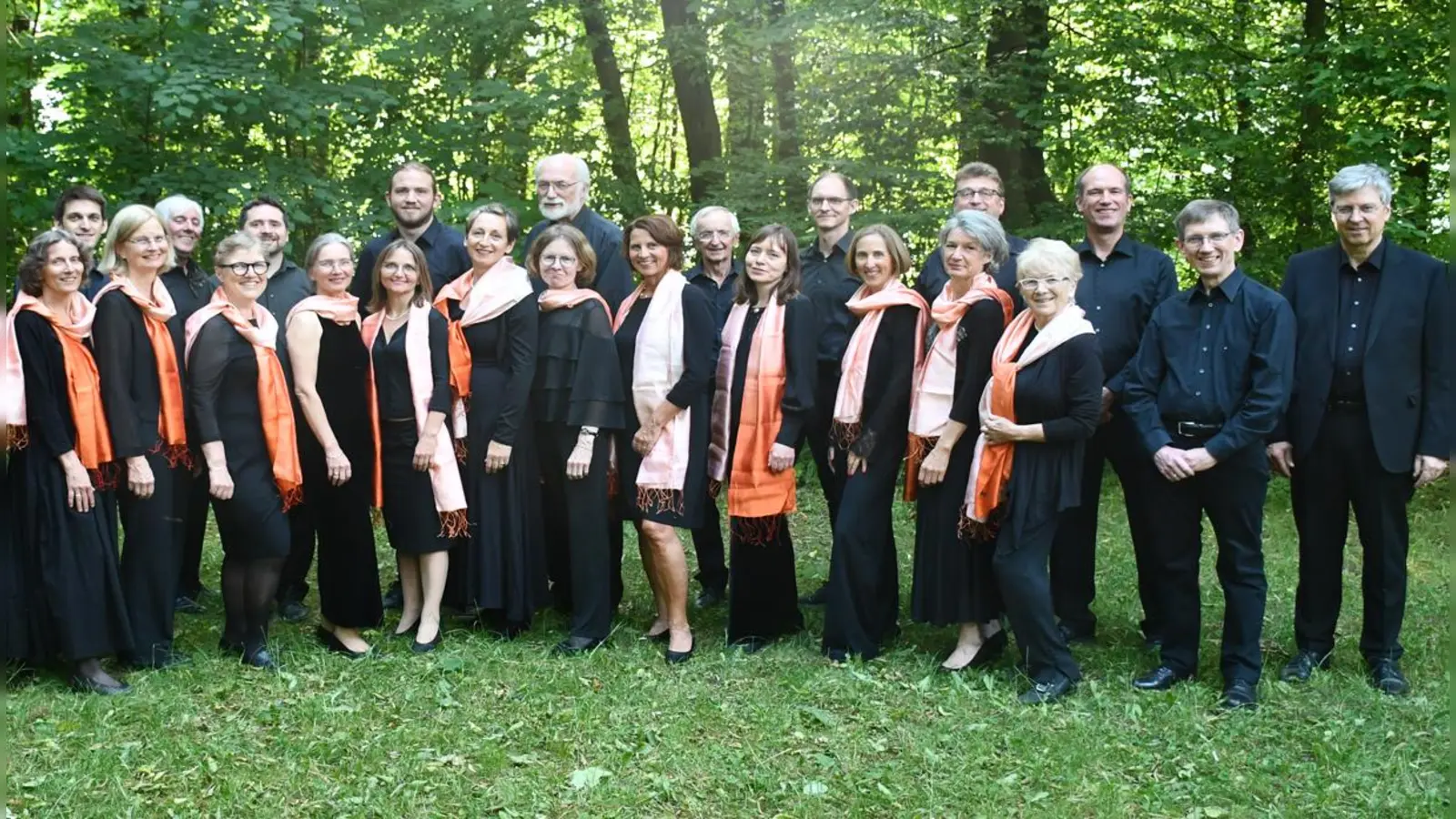 Die Capella Nova München unter der Leitung von Roger Hefele (r.) lässt die wichtigen Stationen musikalischer Wendepunkte Revue passieren. (Foto: © Chor)