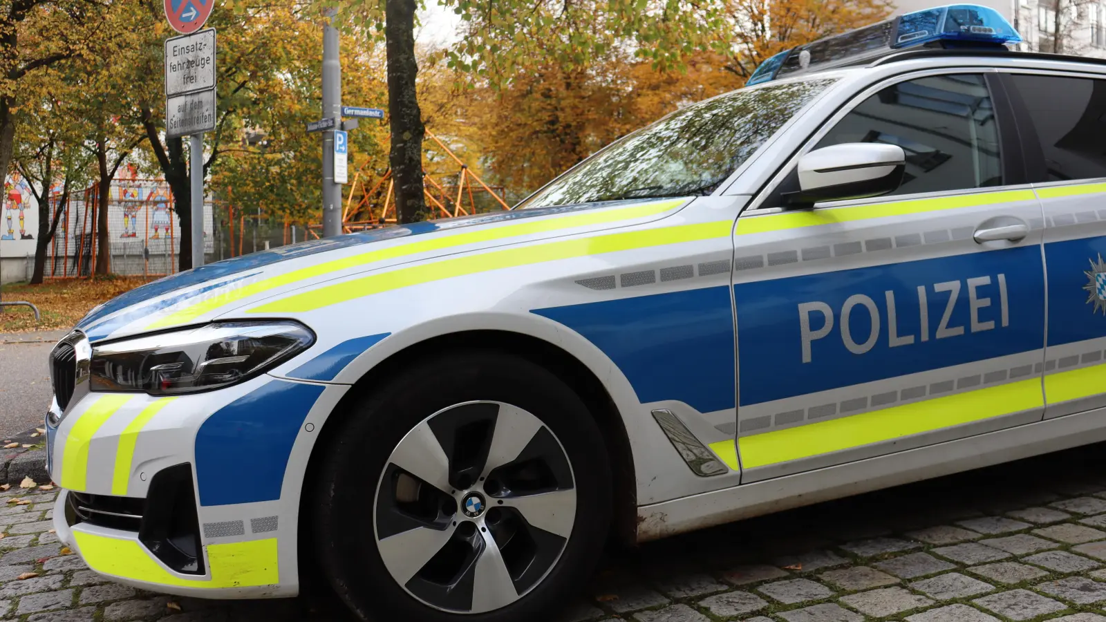 Die Polizei ermittelt gegen einen 20-jährigen Autofahrer, der gleich mehrfach negativ aufgefallen ist. (Foto: mha)