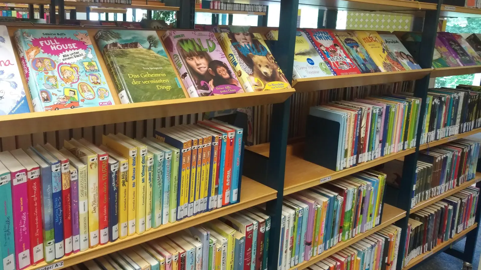 In den Münchner Stadtbibliotheken gibt es ein breites Angebot an Büchern für kleinere und größerer Kinder. (Foto: ahi)