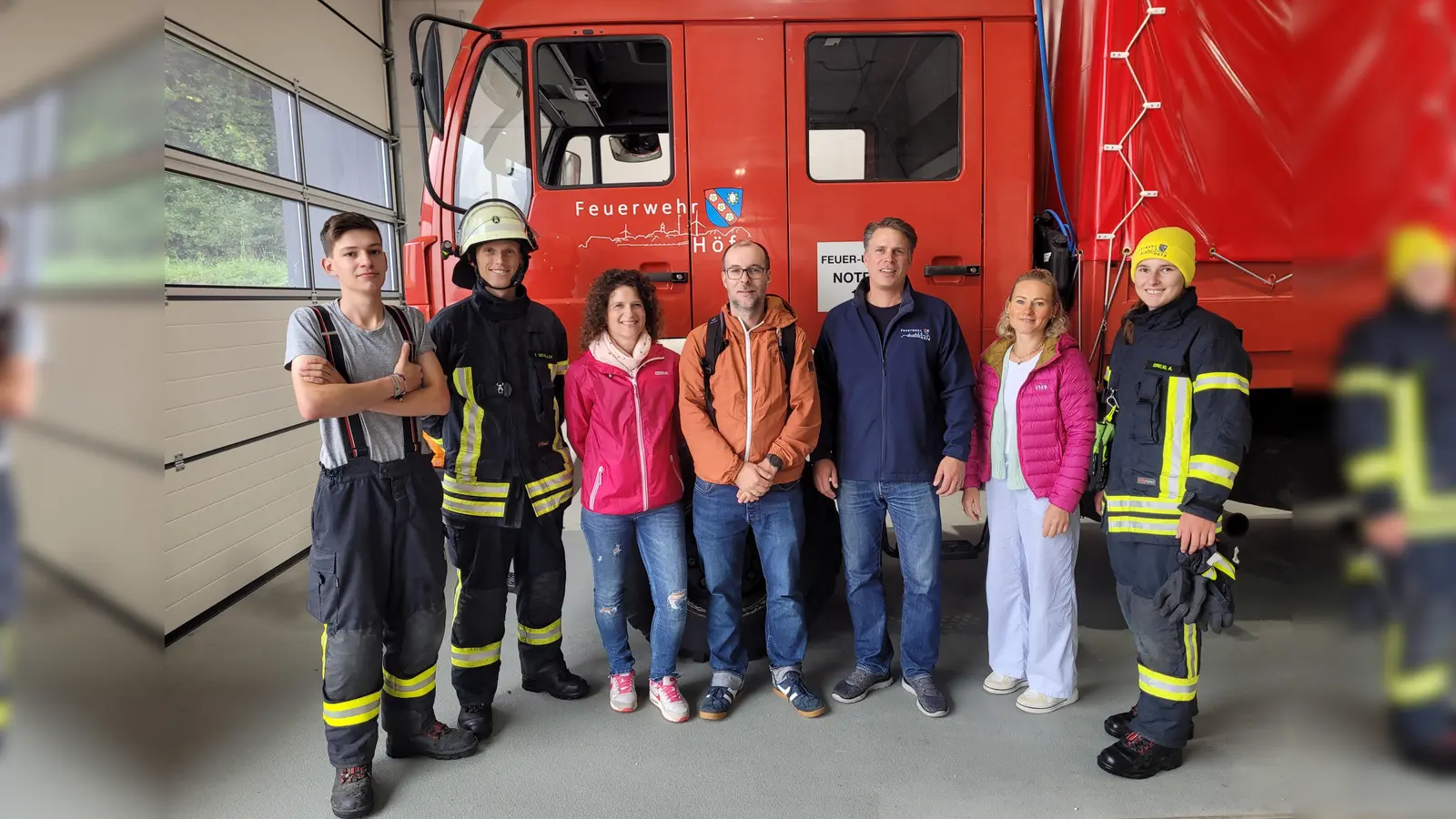 Die 7. Klassen der Mittelschule besuchten die Freiwillige Feuerwehr Höfa. (Foto: KJR)