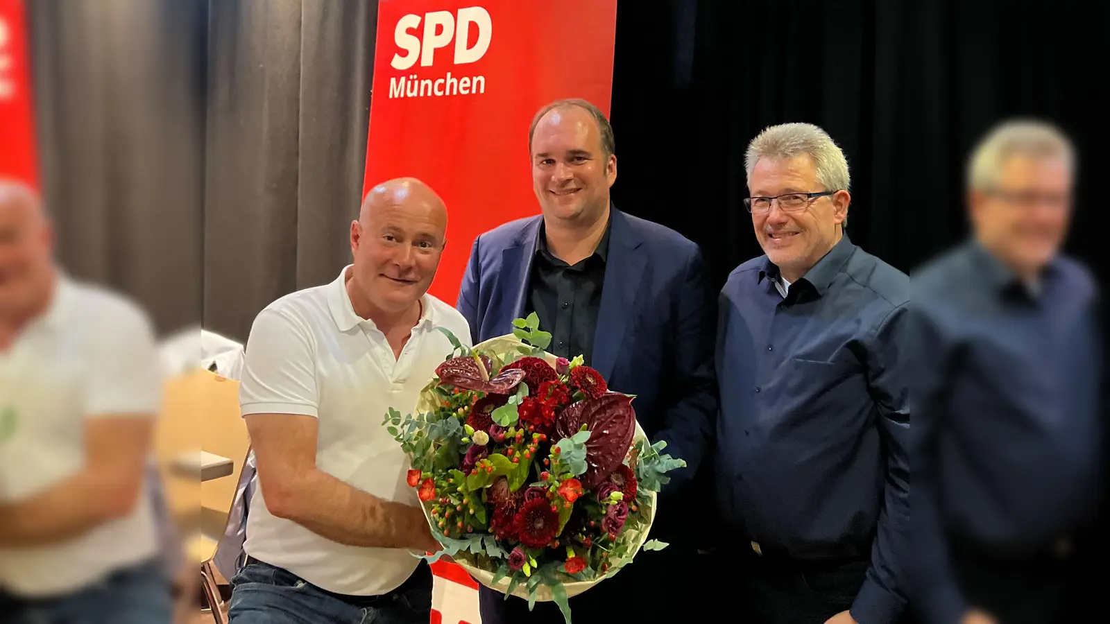 Von links: Christian Vorländer (Stadtrat und Vorsitzender SPD München-Süd), MdB Sebastian Roloff und Robert Köster (Kassierer SPD München-Süd). (Foto: Büro MdB Roloff)