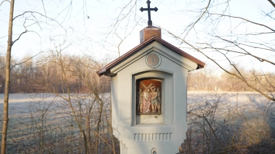 Nach dem Gebet folgt ein Gang zum nahegelegenen Berg am Laimer Kreuzweg, einem des letzten Kreuzwege Münchens unter freiem Himmel. (Foto: Mathias Brandstaetter)