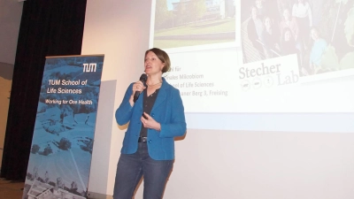 Prof. Bärbel Stecher von der TUM hielt einen hochinteressanten Vortrag über das Mikrobiom in unserem Darm. (Foto: bro)