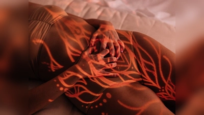 Jasmin Breidenbach zeigt die Ausstellung »Endometriose – Das Chamäleon in meinem Bauch«.  (Foto: Jasmin Breidenbach)