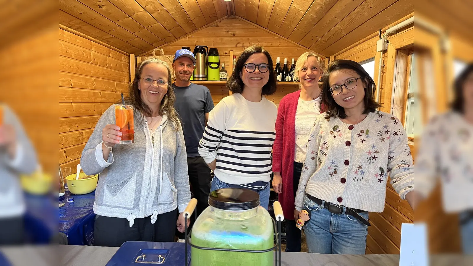 Viele gemeindliche Gruppen beteiligen sich an der Gestaltung des Nachtbiomarkts in Neubiberg. (Foto: Marc Kleine-Kleffmann)