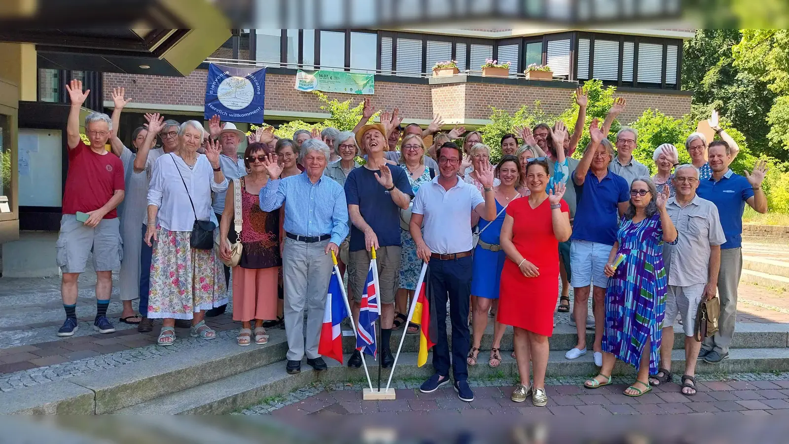 Im Rathausdiskutierte die Gruppe über die Unterschiede und die Gemeinsamkeiten der kommunalen Verwaltungen in den Partnergemeinden. (Foto: dfev)