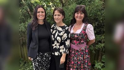 Von links: die neue Leiterin Lilla Stadelmaier, ihre Vorgängerin Johanna Mayer und Karin Albrecht. (Foto: Ralf Wagner)