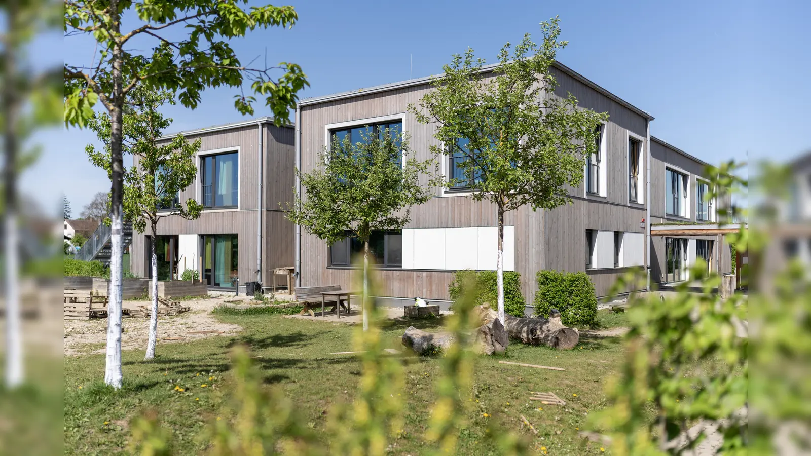 Nachhaltiger Holzbau: Auf einem Erbpacht-Grundstück der Gemeinde konnte die Montessorischule Gilching ihr neues Schulhaus errichten. (Foto: red)