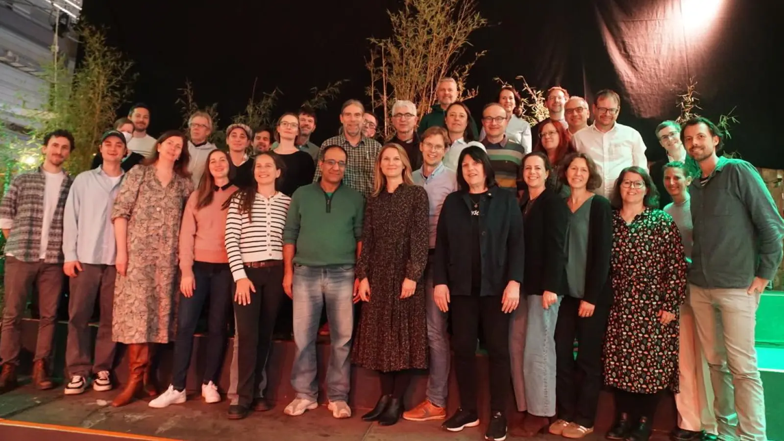 Die BA-Kandidierenden der Grünen mit Spitzenkandidatin Leonie Lobinger ( vorne, 7. v. l.). (Foto:  Bündnis90/Die Grünen)