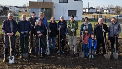 Mithilfe zahlreicher Bürgerinnen und Bürger entsteht ein naturnaher Park in Weilheim (Foto: Weilheimer Agenda21)