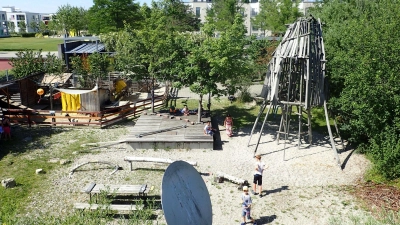 Von 3. bis 7. August hat jeden Vormittag der Abenteuerspielplatz am Jugendzentrum Quax geöffnet. (Foto: Echo e.V.)