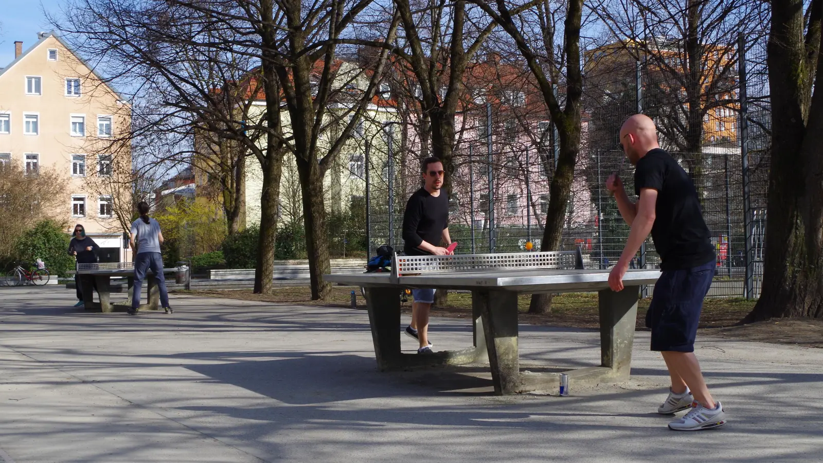 Sowohl für den Georg-Freundorfer-Platz (im Bild) sowie für den Spielplatz am Gießerweg (Kazmairwiese) ist jeweils eine weitere Tischtennisplatte bestellt. (Foto: Beatrix Köber)