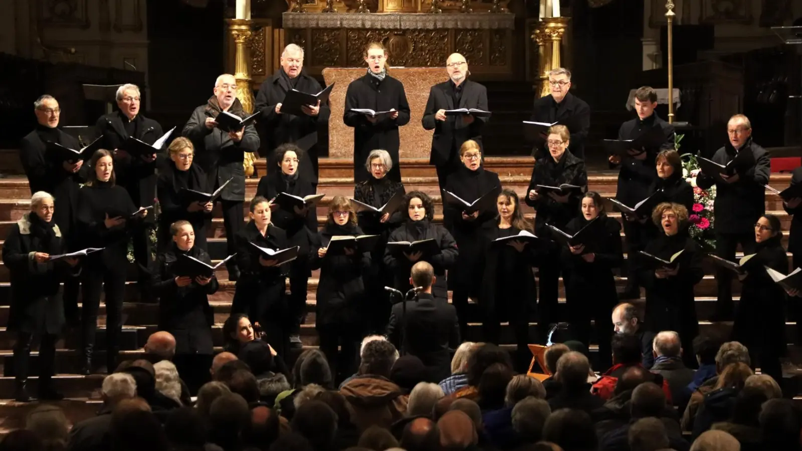 Das 30-köpfige Heinrich-Schütz-Ensemble präsentiert Werke von der Renaissance bis zur Gegenwart. (Foto: Renovabis)