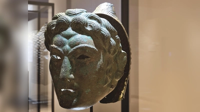 Die Archäologische Staatssammlung München (ASM) hat einen reichen Schatz an Fundstücken aus vielen Jahrhunderten. In der Dauerausstellung sind die wichtigsten Stücke für jedermann zugänglich gemacht.  (Foto: ASM, Stefanie Friedrich)