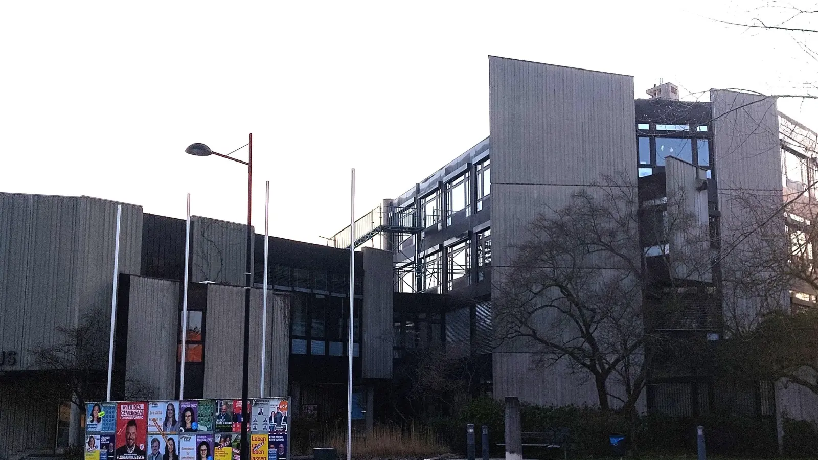 Im Rathaus Unterföhring ist derzeit eine Ausstellung zu besichtigen. (Foto: bas)