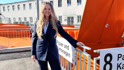 Bürgermeisterin Mona Fuchs hat den dritten „Werstoffhof plus” eröffnet.  (Foto: AWM)