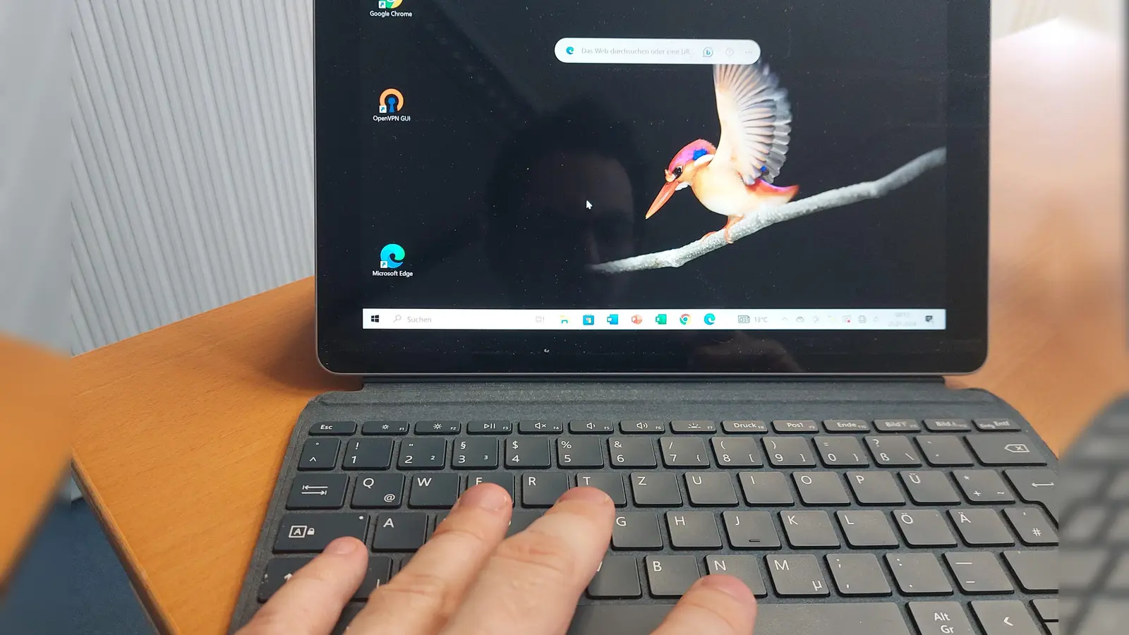 Der Senioren Computerclub des AWO-Ortsvereins München Moosach-Hartmannshofen bietet praxisbezogene Übungen am Smartphone, Tablet oder Laptop an. (Symbolbild: bas)