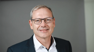 „Als Patienten- und Pflegebeauftragter der Bayerischen Staatsregierung bin ich Ihr Ansprechpartner, wenn Sie in unserem Gesundheits- und Pflegesystem Unterstützung suchen”, wendet sich MdL Thomas Zöller an die Bürgerinnen und Bürger.  (Foto: Andreas Gebert)