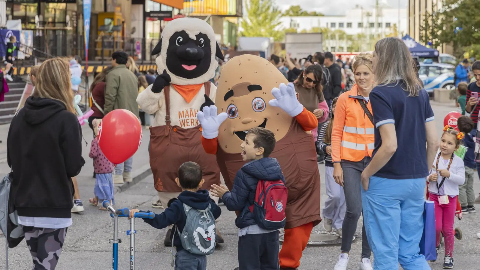 Das JuKi findet heuer bereits zum 13. Mal im Werksviertel-Mitte statt. Seit 2012 hat es tausende kleine und große Besucher angezogen. (Foto: Ivana Bilz)