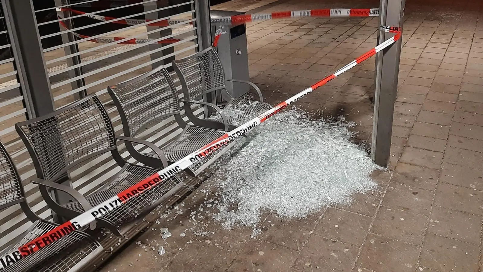 500 Euro Sachschaden wurden am S-Bahnsteig Planegg angerichtet. (Foto: Bundespolizei)