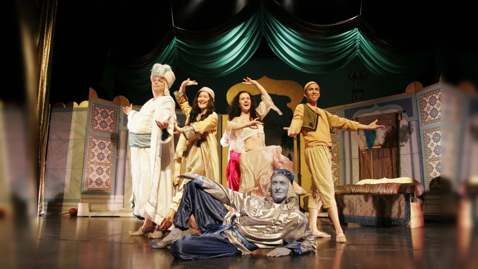 Das Musical Aladdin führt in die bunte und geheimnisvolle Welt des Orients. (Foto: © Theater mit Horizont)