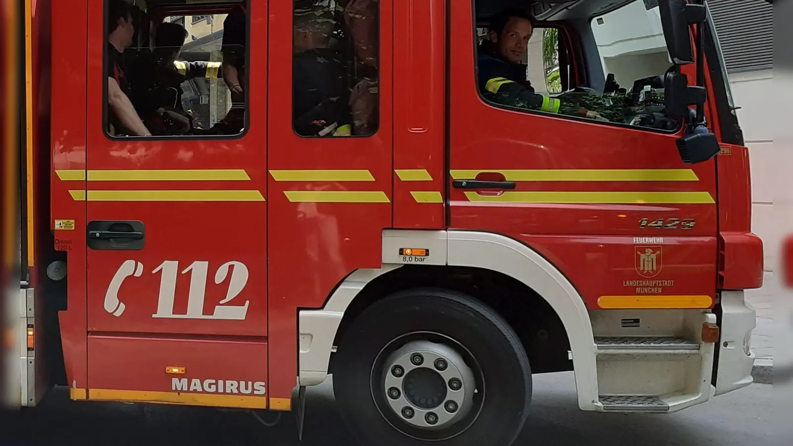 Einen besonderen Einsatz hatten Feuerwehr und Arbeiter-Samariter-Bund im Stadtzentrum zu bewältigen.  (Foto: mha)