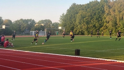 Die meisten Freisinger Vereine steigen erst in der 2. Runde ein. Wir im Vorjahr kommt es dann wieder zur Partie SGT Istanbul Moosburg (gelb) gegen BC Attaching. (Archivbild: bas)