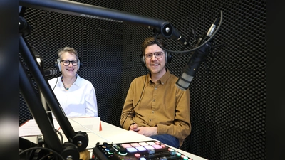 Kreisheimatpflegerin Dr Birgitta Unger-Richter und Integrationsbeauftragter Julius Fogelstaller (Foto: LRA, Veronika Plajer )