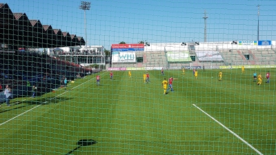 Wer künftig im Sportpark Unterhaching auf der Trainerbank der SpVgg sitzt, ist offen. (Archivbild: bas)